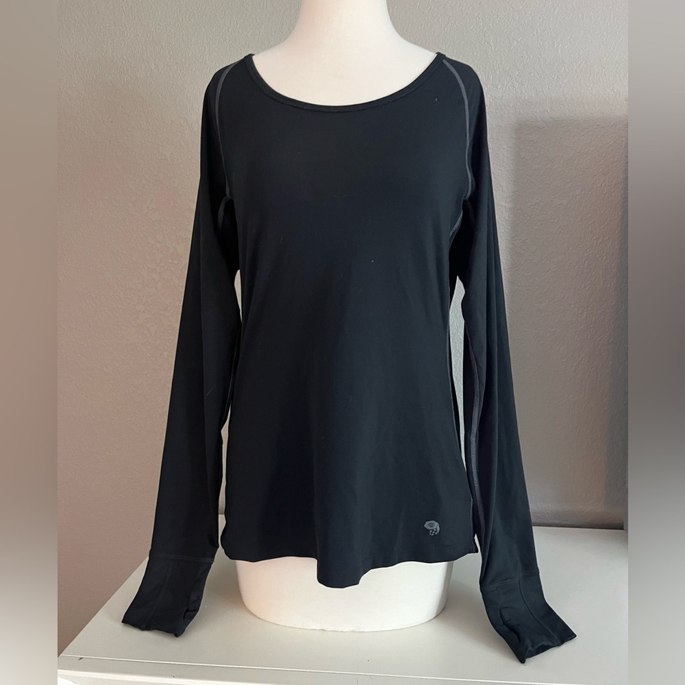 Mountain Hardwear Base layer- worn once- used- polyester- black-size large